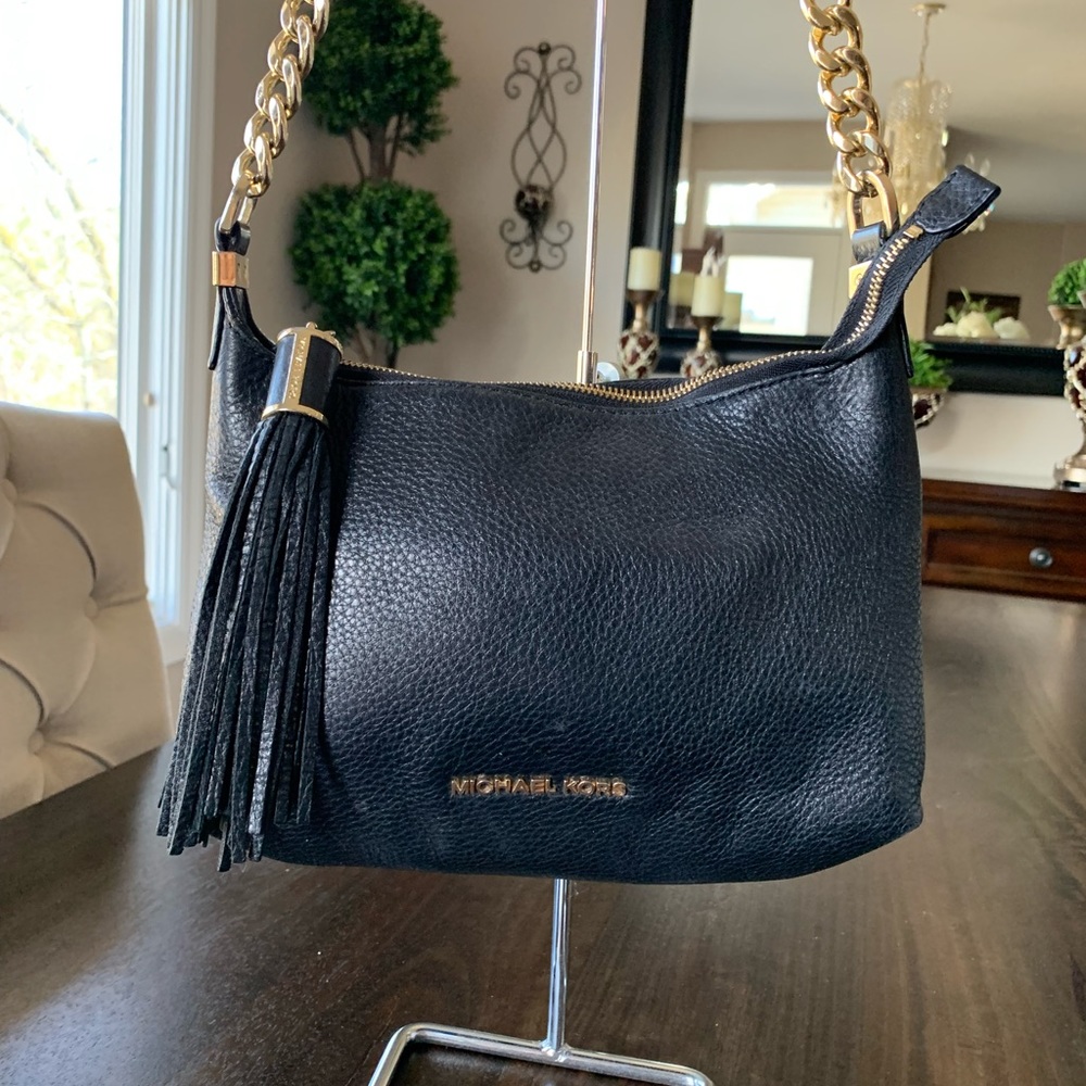 Michael Kors black leather shoulder purse very good condition!